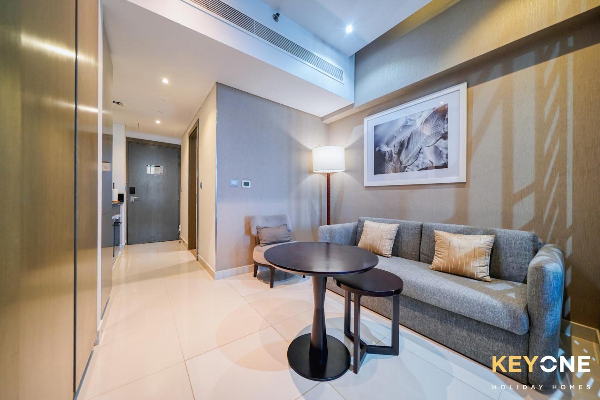Sleek Studio In Prive With Stunning Canal View 두바이 외부 사진