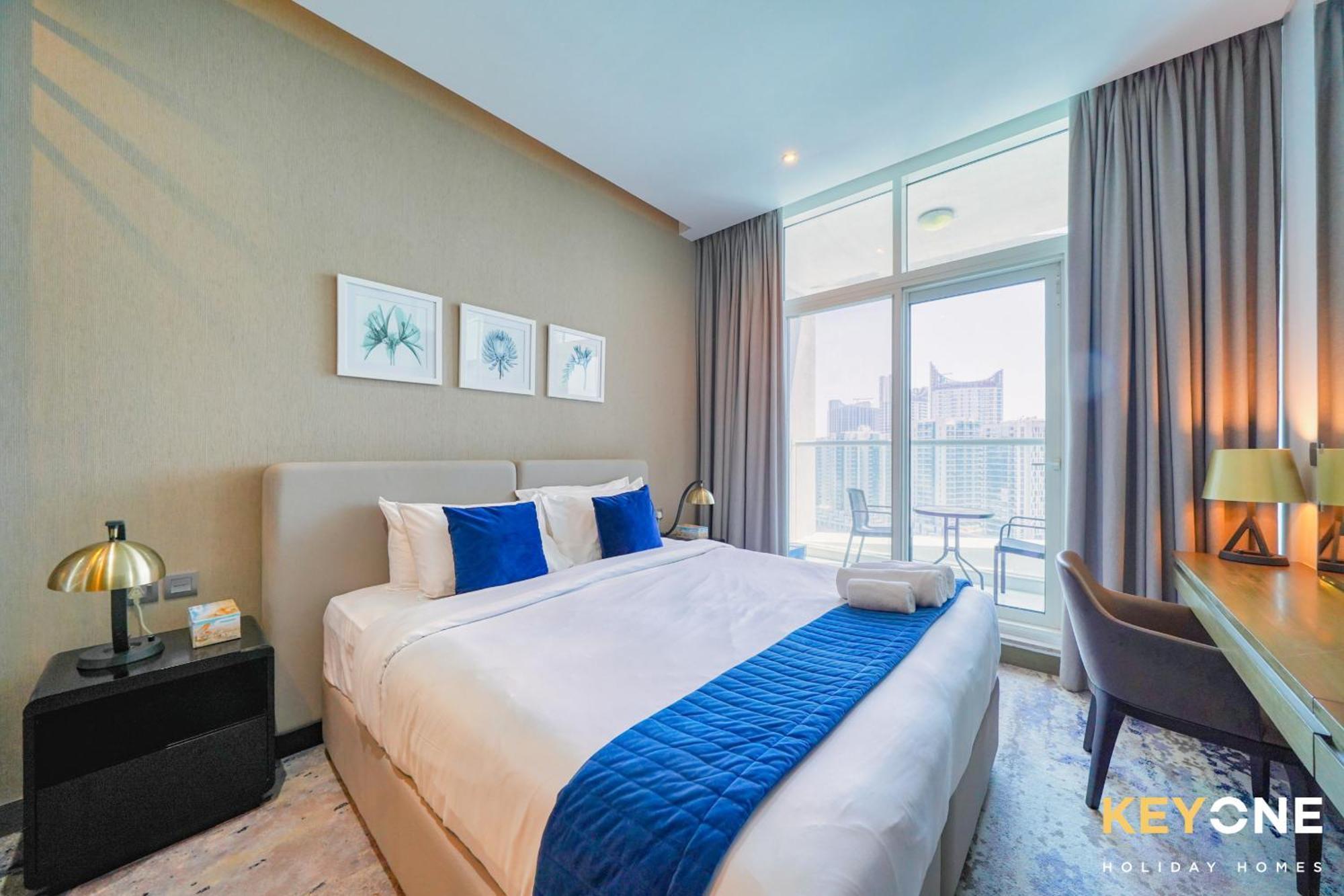 Sleek Studio In Prive With Stunning Canal View 두바이 외부 사진
